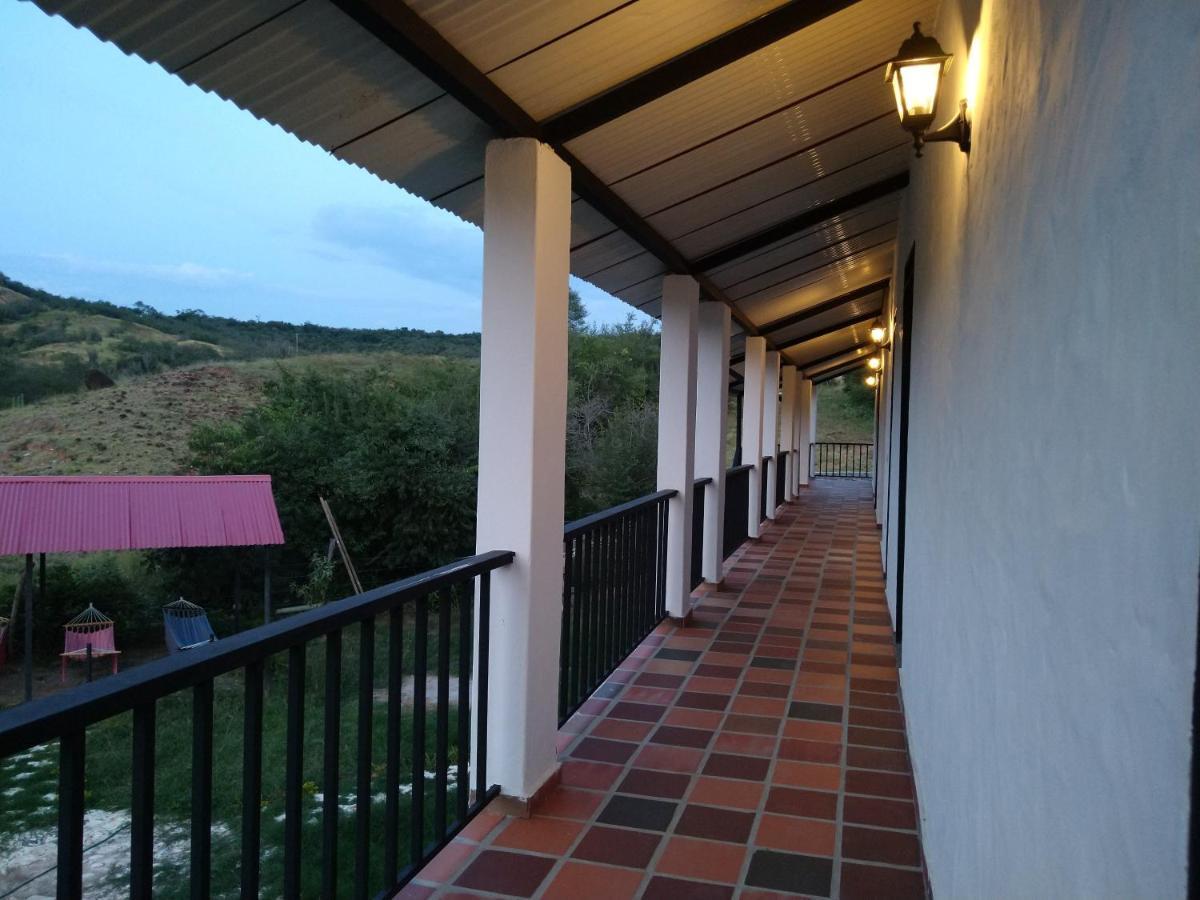 Cosmos Tatacoa Hotel Villavieja Ngoại thất bức ảnh