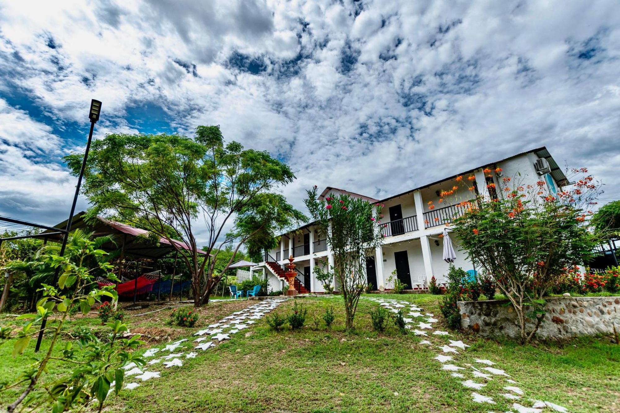 Cosmos Tatacoa Hotel Villavieja Ngoại thất bức ảnh